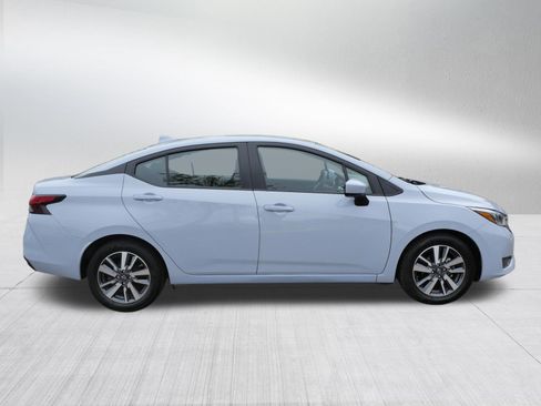 Used 2025 Nissan Versa SV FWD image 8