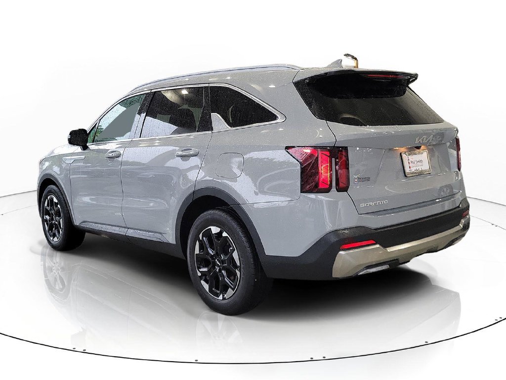 Certified 2025 Kia Sorento S w/ Panoramic Sunroof Package FWD image 4