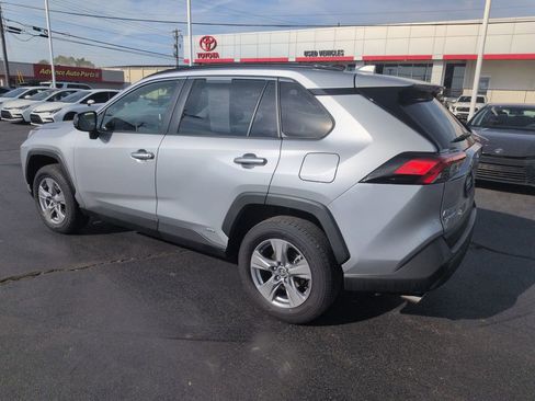 Certified 2025 Toyota RAV4 LE AWD/4WD image 3