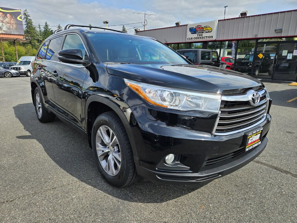 Used 2015 Toyota Highlander XLE AWD/4WD image 3