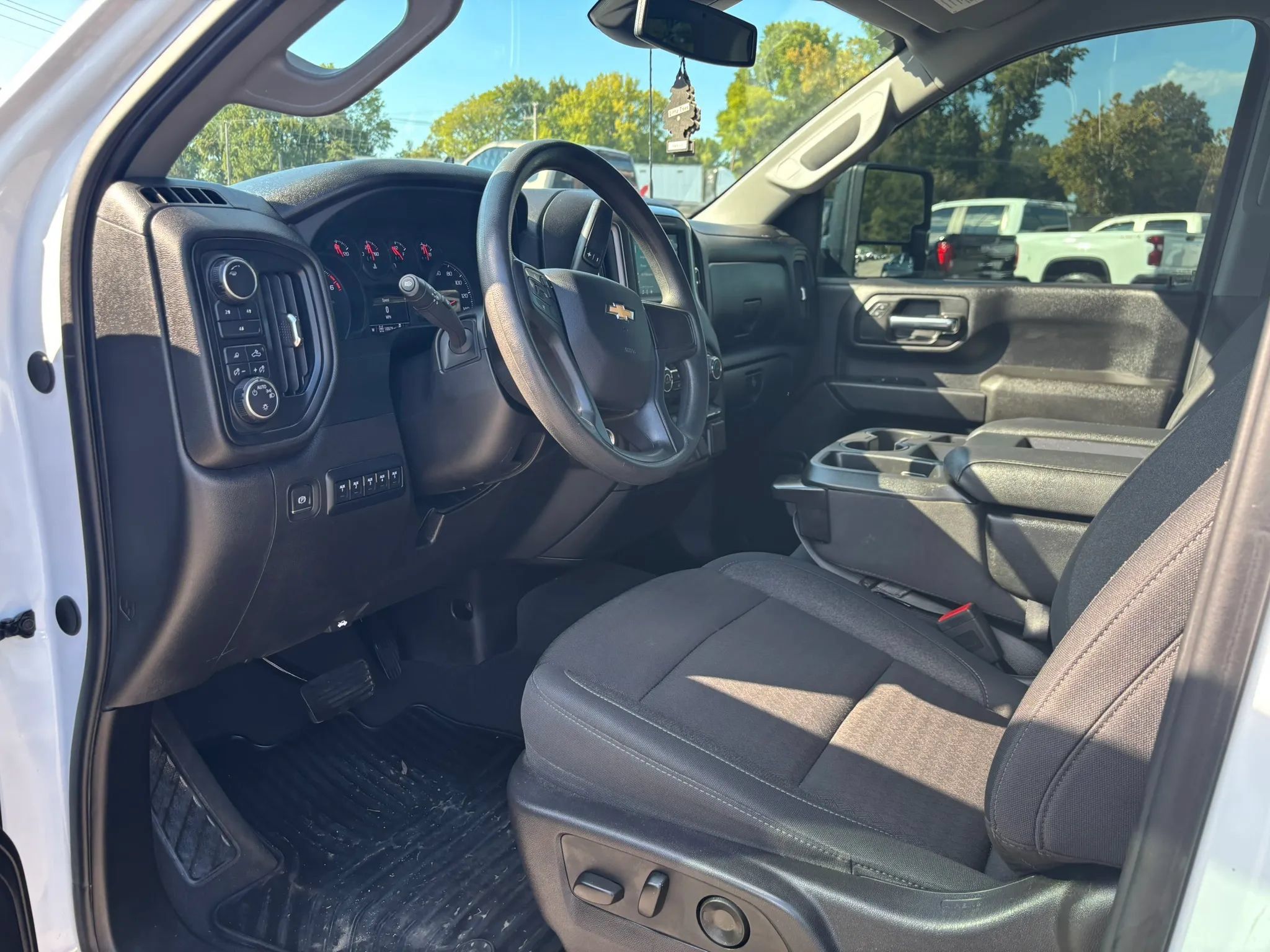Used 2024 Chevrolet Silverado 2500 Custom w/ Custom Value Package AWD/4WD image 13