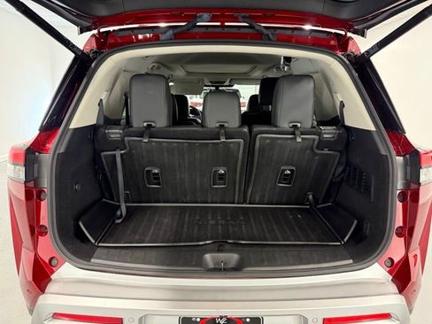 Used 2023 Nissan Pathfinder Platinum image 8