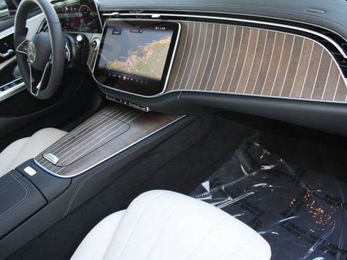 Used 2026 Mercedes-Benz E 350 4MATIC Sedan image 36