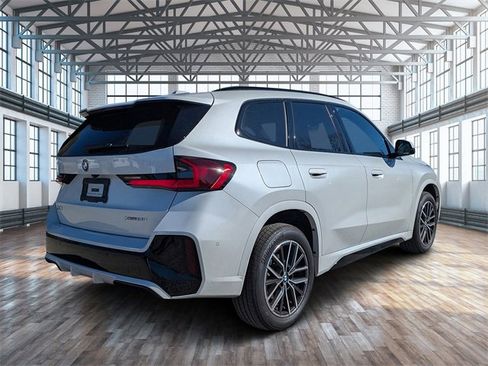 Used 2023 BMW X1 xDrive28i w/ Premium Package image 4