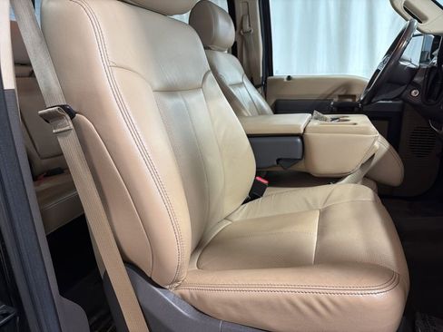 Used 2013 Ford F350 Lariat w/ Lariat Interior Pkg image 17
