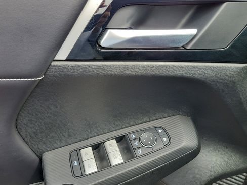 Used 2023 Mitsubishi Outlander SE image 23