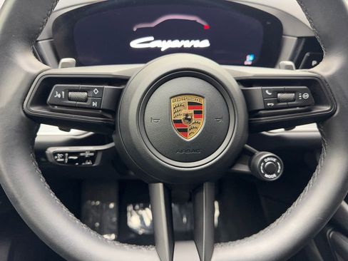 Used 2024 Porsche Cayenne Coupe image 58