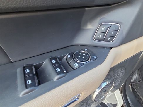 Used 2024 Ford Expedition Limited image 15