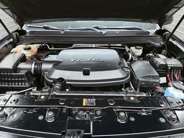 Used 2021 Chevrolet Colorado ZR2 w/ ZR2 Midnight Special Edition AWD/4WD image 37