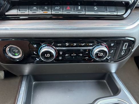 Used 2023 GMC Sierra 1500 SLT w/ SLT Premium Package AWD/4WD image 14