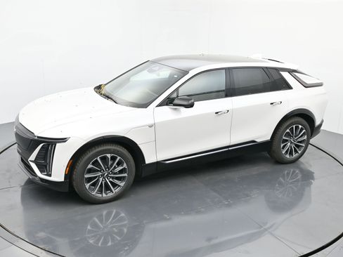 New 2025 Cadillac Lyriq Sport image 24