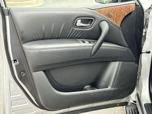 Used 2024 Nissan Armada SL w/ Captain's Chairs Package image 14