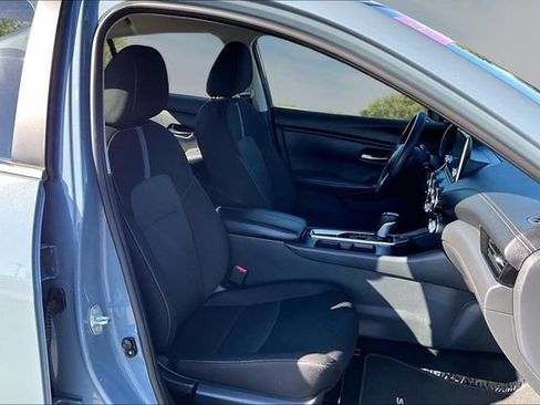 Certified 2025 Nissan Sentra SV FWD image 26