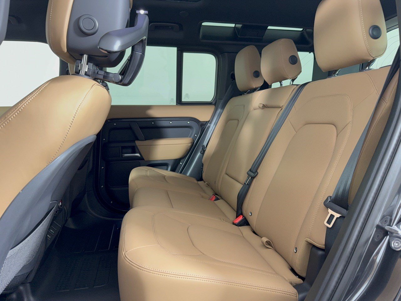 New 2026 Land Rover Defender 110 S AWD/4WD image 25