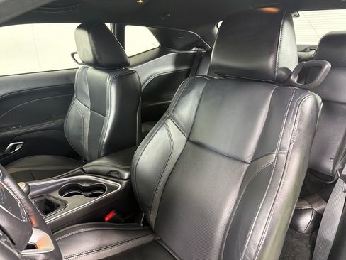 Used 2015 Dodge Challenger R/T Plus RWD image 13