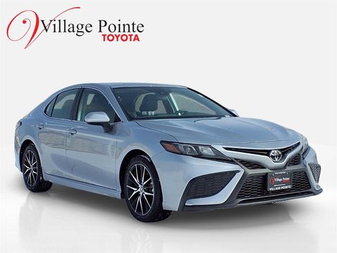 Used 2024 Toyota Camry SE image 8