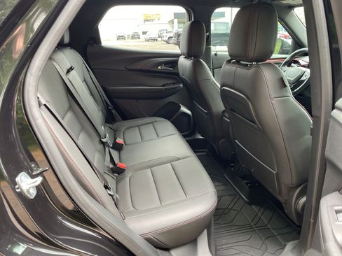 Used 2025 Chevrolet TrailBlazer RS w/ Convenience Package FWD image 28