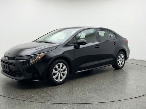 Used 2025 Toyota Corolla LE FWD image 3
