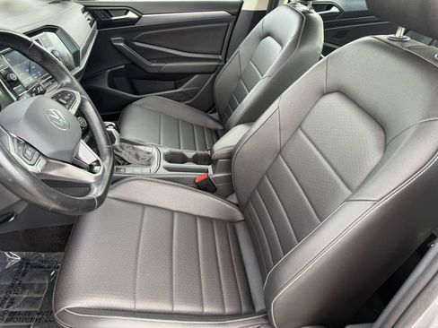 Used 2024 Volkswagen Jetta SE FWD image 13