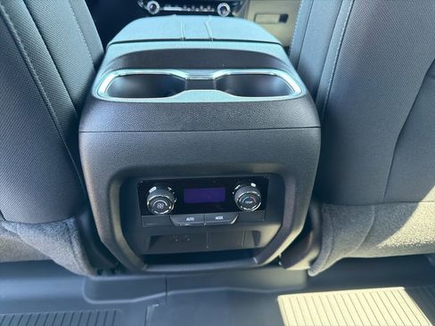 New 2026 Chevrolet Traverse LT FWD image 18