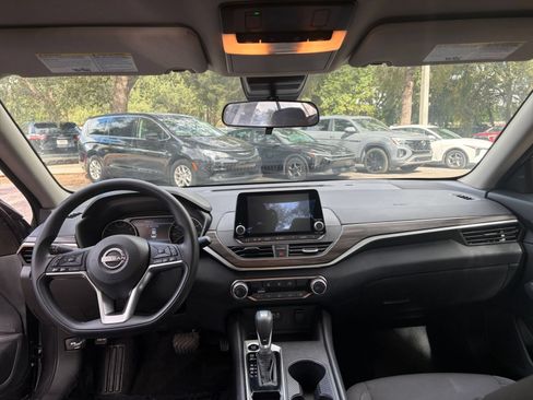 Used 2026 Nissan Altima 2.5 SV FWD image 31
