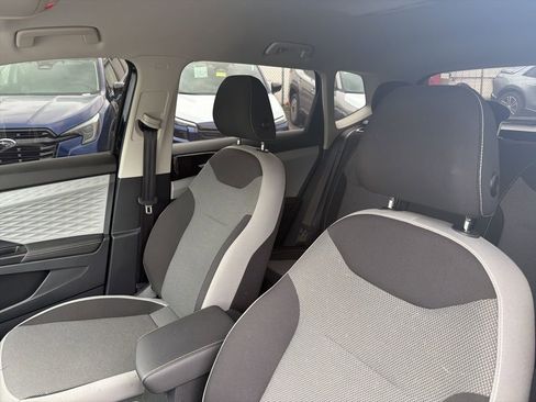 Used 2024 Volkswagen Taos S image 9