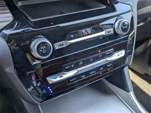 Used 2023 Ford Explorer Limited image 24