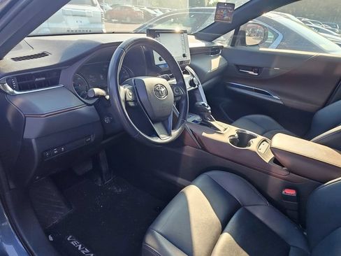 Used 2022 Toyota Venza XLE AWD/4WD image 8