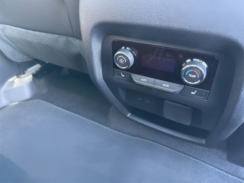 New 2026 Chevrolet Traverse High Country image 12