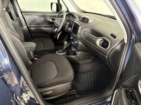 Used 2023 Jeep Renegade Latitude AWD/4WD image 14