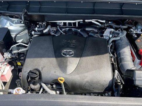 Used 2021 Toyota Highlander Limited FWD image 32