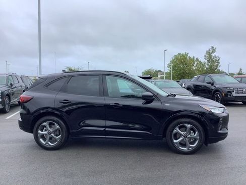 Used 2023 Ford Escape ST-Line w/ Tech Pack #1 image 4