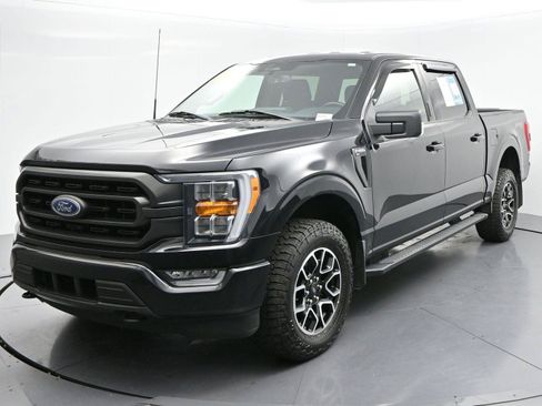 Used 2022 Ford F150 XLT w/ Equipment Group 302A High AWD/4WD image 3