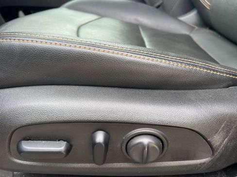 Used 2021 GMC Terrain SLT w/ Elevation Edition image 22