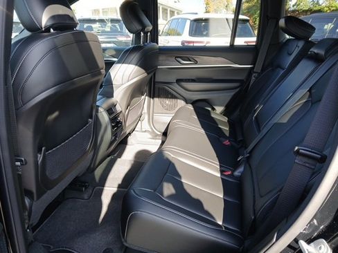 New 2025 Jeep Grand Cherokee Limited image 12