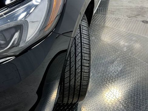 Used 2018 Buick Enclave Essence image 36