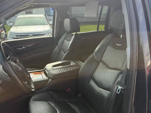 Used 2018 Cadillac Escalade ESV Premium Luxury AWD/4WD image 10