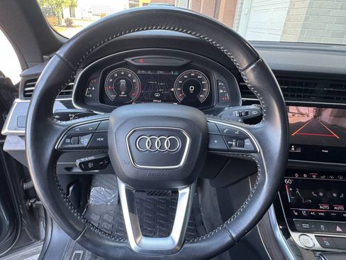 Used 2019 Audi Q8 Premium Plus w/ Premium Plus AWD/4WD image 18