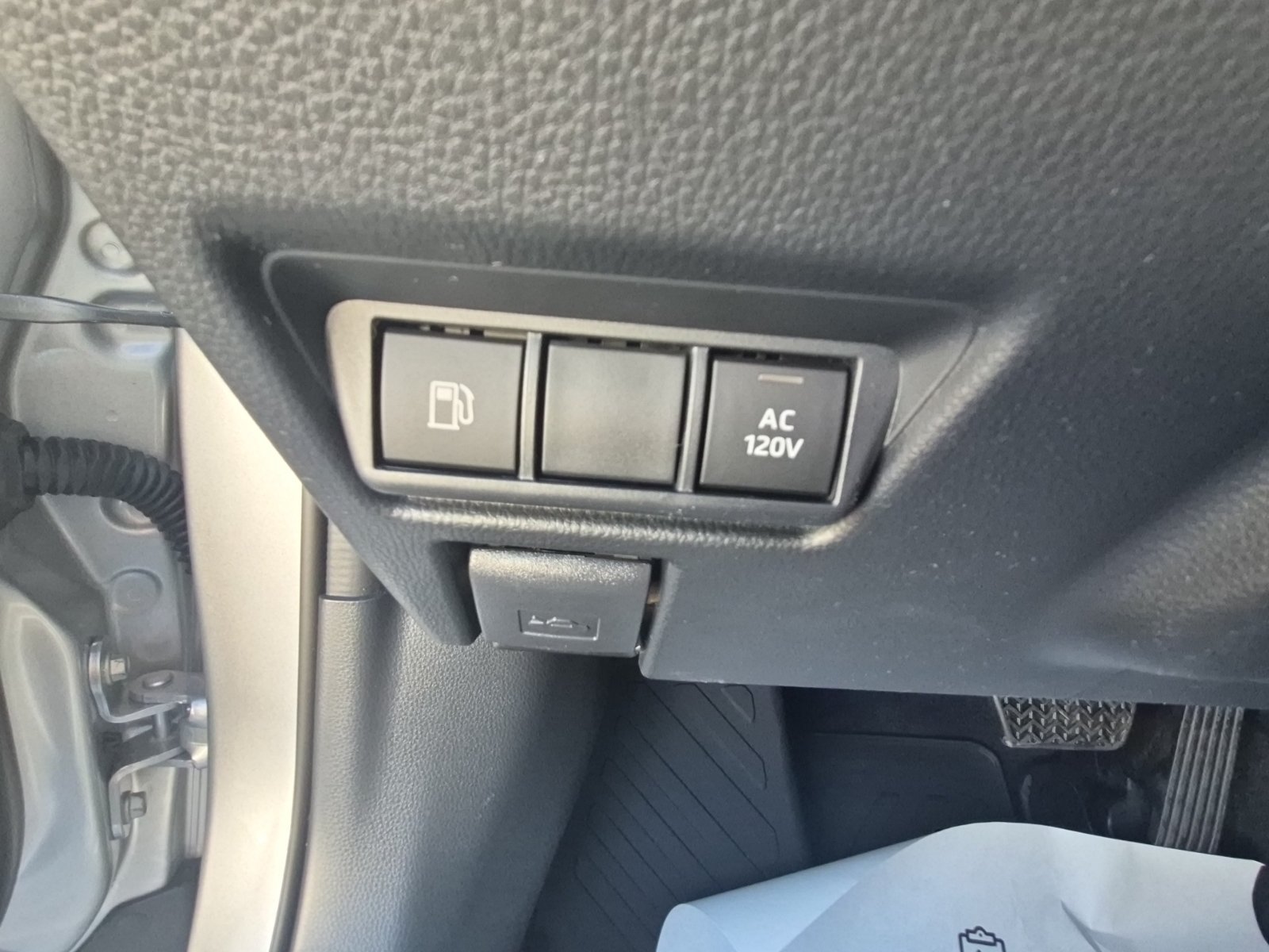 New 2026 Toyota Prius Plug-In Hybrid FWD image 18