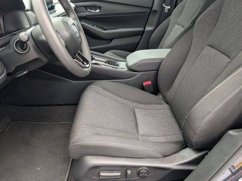 Used 2025 Honda Accord SE image 13