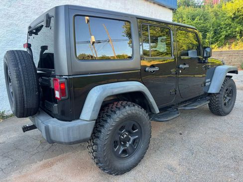 Used 2014 Jeep Wrangler Unlimited Sport w/ Quick Order Package 24S AWD/4WD image 3