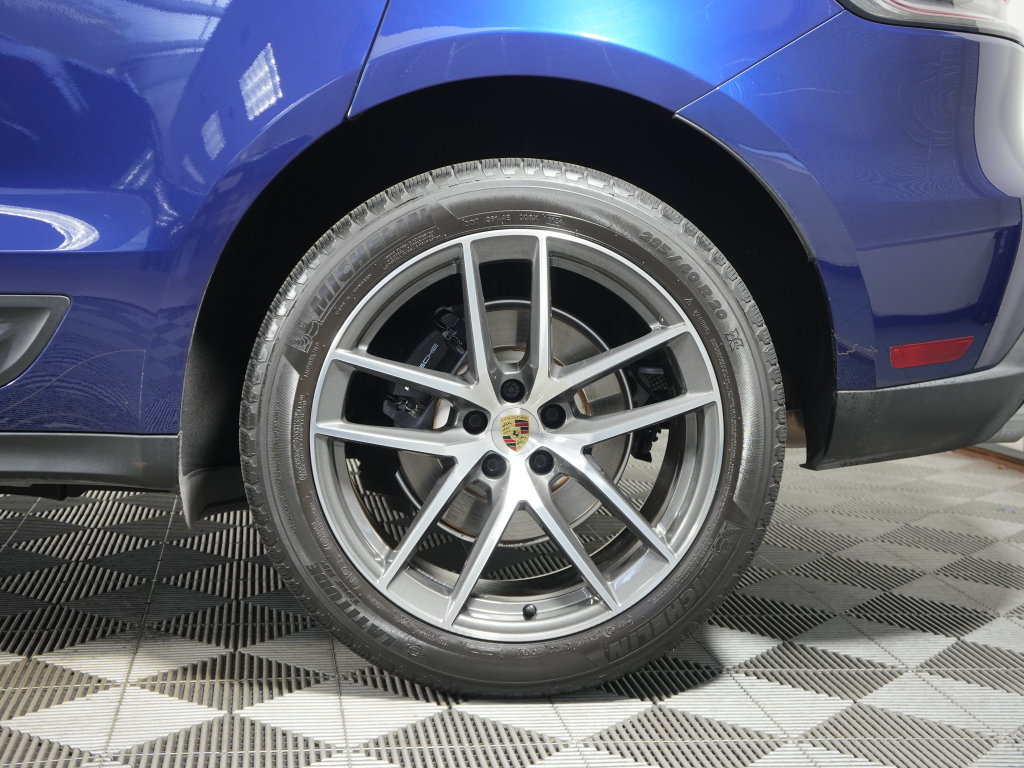 Certified 2024 Porsche Macan w/ Premium Plus Package AWD/4WD image 14