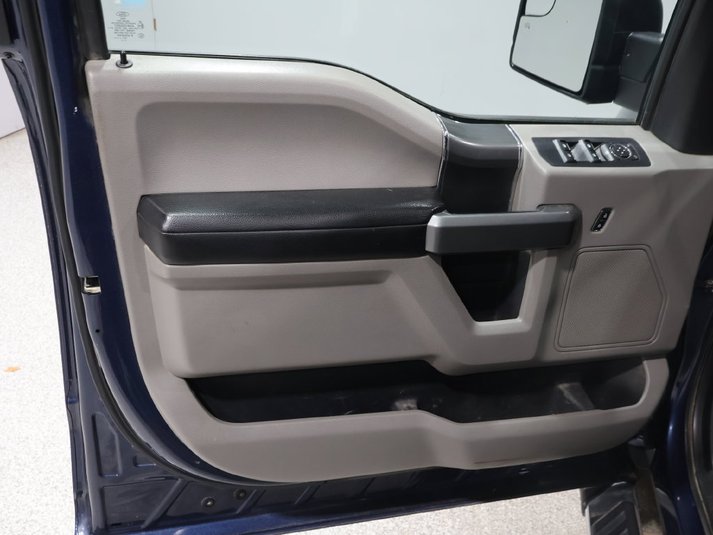 Used 2016 Ford F150 XLT w/ Equipment Group 302A Luxury AWD/4WD image 19