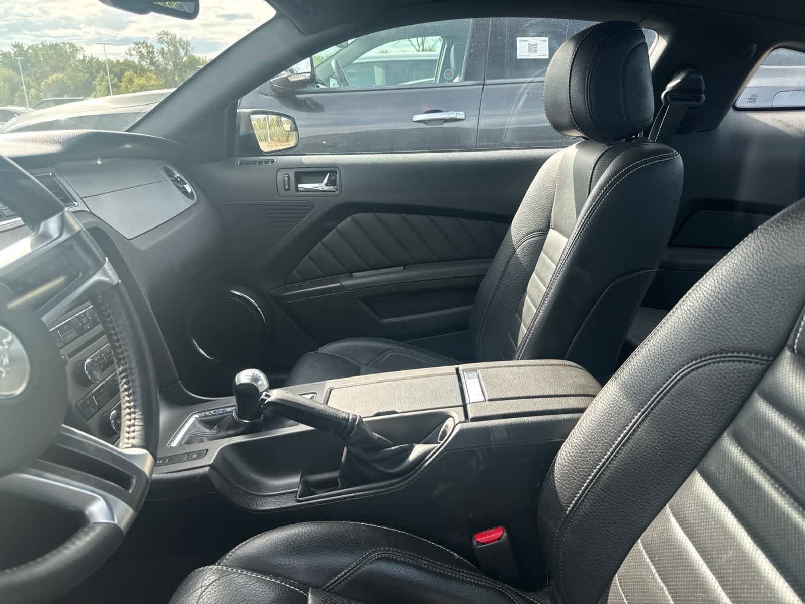 Used 2012 Ford Mustang Premium RWD image 31