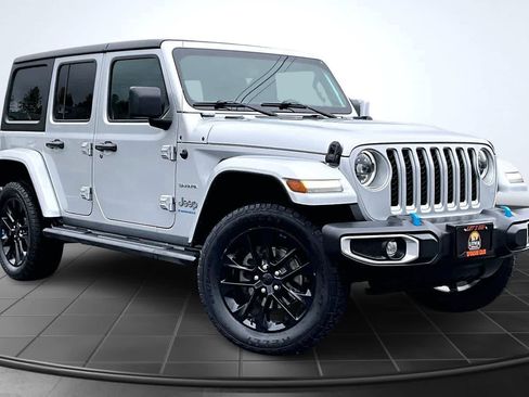 Used 2023 Jeep Wrangler Sahara image 22