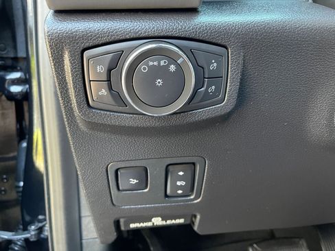 Used 2020 Ford F250 Platinum w/ FX4 Off-Road Package AWD/4WD image 38