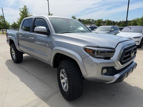 Used 2023 Toyota Tacoma SR5 w/ Technology Package AWD/4WD image 3