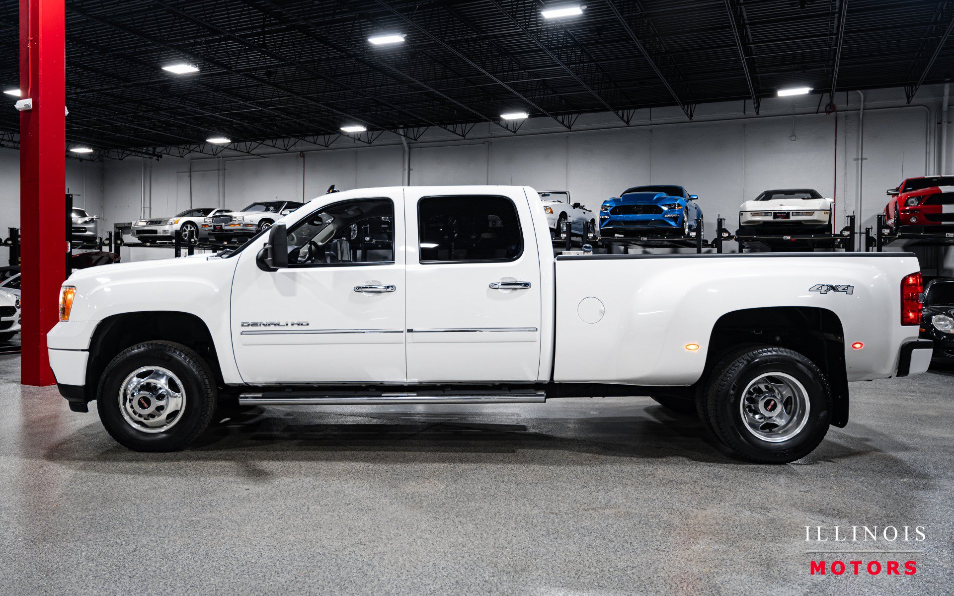 Used 2013 GMC Sierra 3500 Denali AWD/4WD image 2