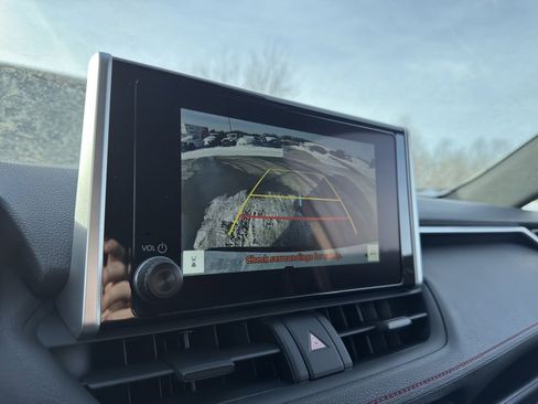 New 2025 Toyota RAV4 SE image 19