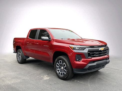 Used 2023 Chevrolet Colorado LT w/ LT Convenience Package III image 2